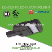 Luz ajustable del área de la UL DLC del brazo ajustable 60w LED con el protector de sobretensiones